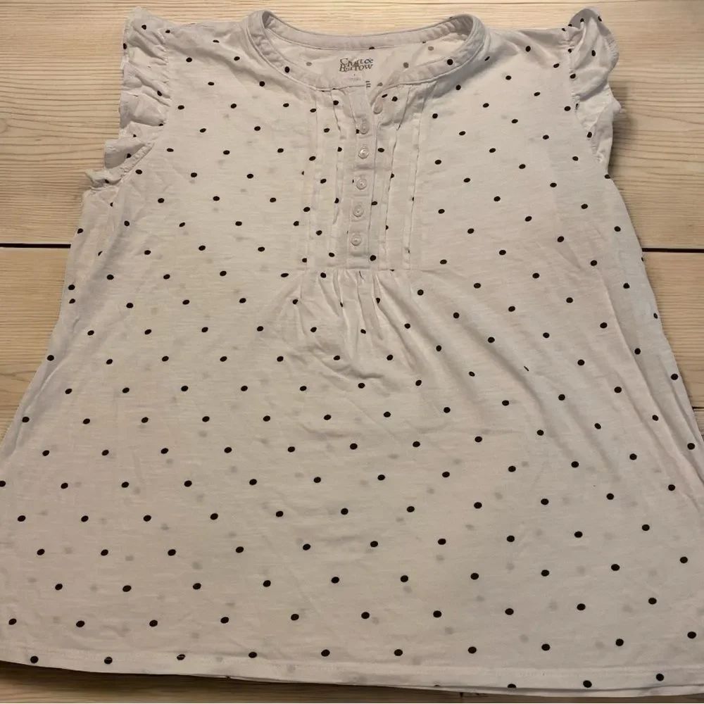 Croft & Barrow White Polka Dot Top. Size large.